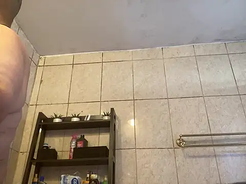 Miguel16i online show from December 9, 2024, 8:01 pm