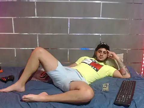 xxxxhotxoxo online show from May 14, 2026, 6:20 am