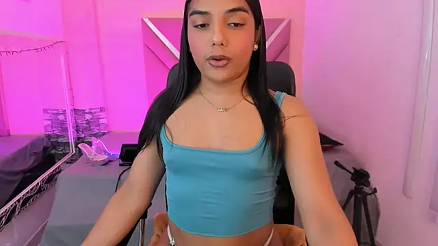 Snapshot of CandyLatinHott chatting on February 6, 2026, 5:56 am CandyLatinHott online show from February 6, 2026, 5:56 am