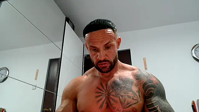 Snapshot of Magnificmuscles89 chatting on October 25, 2025, 3:51 pm Magnificmuscles89 online show from October 25, 2025, 3:51 pm