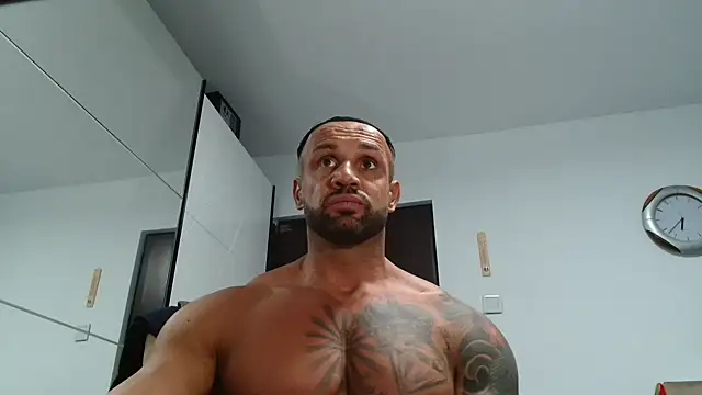 Snapshot of Magnificmuscles89 chatting on November 24, 2025, 4:40 pm Magnificmuscles89 online show from November 24, 2025, 4:40 pm