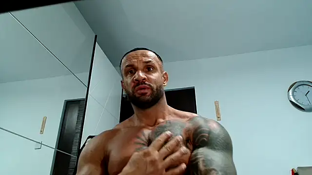 Snapshot of Magnificmuscles89 chatting on December 5, 2025, 11:30 am Magnificmuscles89 online show from December 5, 2025, 11:30 am