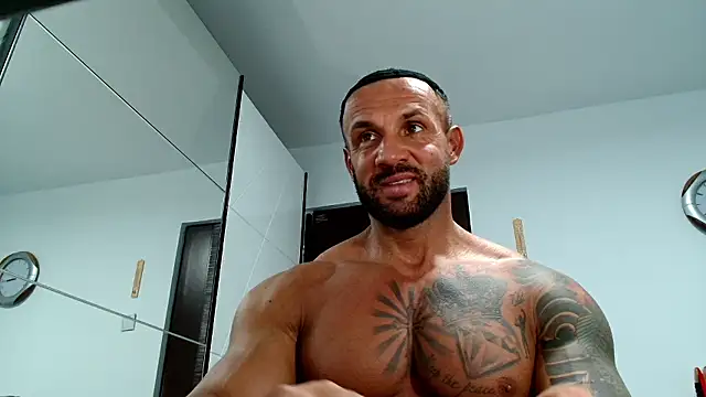 Snapshot of Magnificmuscles89 chatting on January 12, 2026, 1:16 pm Magnificmuscles89 online show from January 12, 2026, 1:16 pm