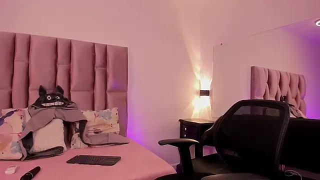 NikyBrookss online show from March 25, 2026, 2:34 pm