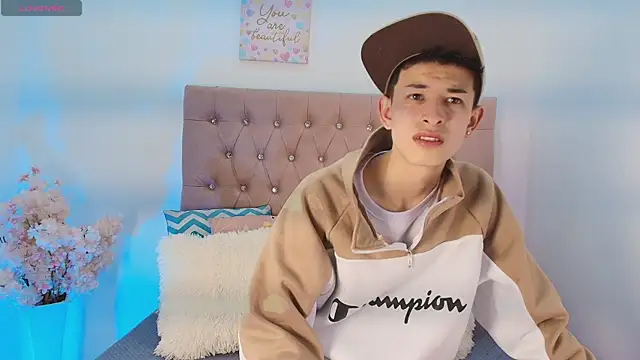 MaikCarver online show from September 10, 2025, 1:22 pm