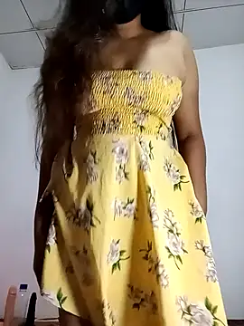 SLZAARA online show from February 28, 2026, 8:43 pm