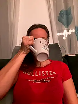 AnnikaRose online show from December 4, 2025, 6:44 am