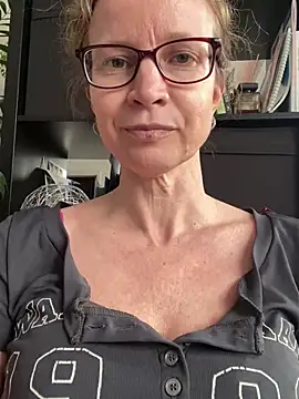Snapshot of AnnikaRose chatting on April 20, 2026, 12:41 pm AnnikaRose online show from April 20, 2026, 12:41 pm