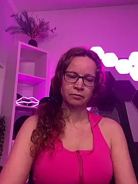 Snapshot of AnnikaRose chatting on April 24, 2026, 5:54 am AnnikaRose online show from April 24, 2026, 5:54 am