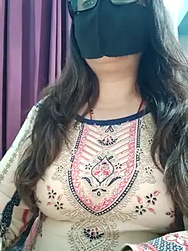 Aishwaryaa 69 online show from April 11, 2026, 11:25 am