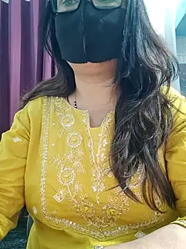 Snapshot of Aishwaryaa_69 chatting on April 23, 2026, 2:41 pm Aishwaryaa 69 online show from April 23, 2026, 2:41 pm