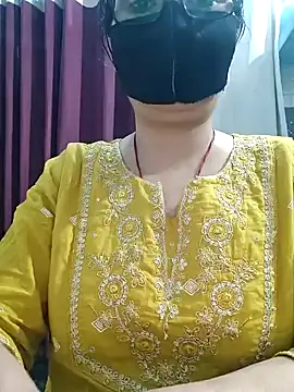 Snapshot of Aishwaryaa_69 chatting on May 8, 2026, 2:50 am Aishwaryaa 69 online show from May 8, 2026, 2:50 am