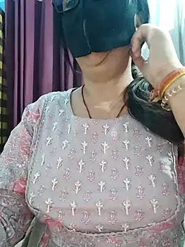 Snapshot of Aishwaryaa_69 chatting on May 23, 2026, 4:11 pm Aishwaryaa 69 online show from May 23, 2026, 4:11 pm