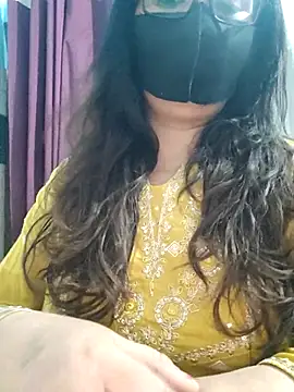 Snapshot of Aishwaryaa_69 chatting on May 25, 2026, 8:31 am Aishwaryaa 69 online show from May 25, 2026, 8:31 am