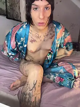 Snapshot of giuli_zerozero chatting on April 21, 2026, 3:50 pm giuli zerozero online show from April 21, 2026, 3:50 pm