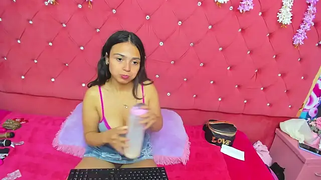 Snapshot of ValerySweety chatting on February 2, 2025, 6:48 am ValerySweety online show from February 2, 2025, 6:48 am