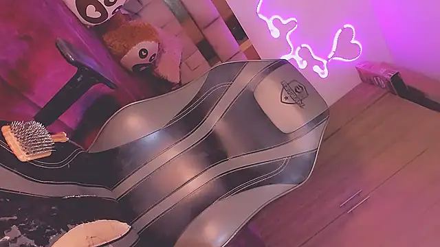 Vianca Chanel online show from December 7, 2024, 3:04 am