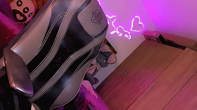 Vianca Chanel online show from December 18, 2024, 8:20 am