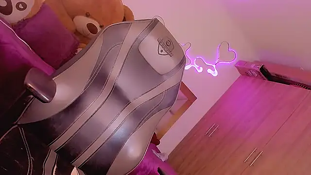 Vianca Chanel online show from December 24, 2024, 4:44 am