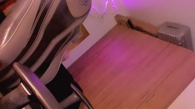 Vianca Chanel online show from December 31, 2024, 5:44 am