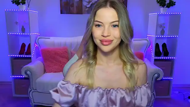 EmmyMills online show from January 9, 2026, 8:54 pm