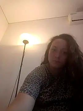 Nicki Amabel online show from October 25, 2025, 8:55 am