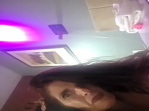 Snapshot of Avaivory chatting on October 21, 2025, 5:30 am Avaivory online show from October 21, 2025, 5:30 am