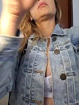 Snapshot of FREYJA- chatting on March 29, 2026, 8:20 pm FREYJA- online show from March 29, 2026, 8:20 pm