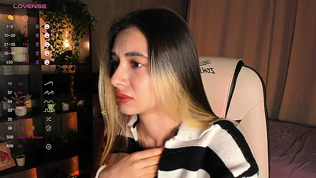 DarlaLike online show from November 20, 2025, 3:39 am