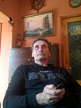 Snapshot of Viause_Kentauelle chatting on April 10, 2026, 6:18 am Viause Kentauelle online show from April 10, 2026, 6:18 am