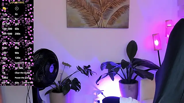 veronika naughty online show from April 13, 2026, 2:55 pm