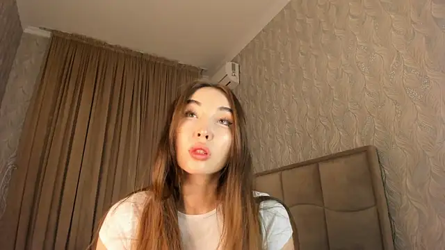 Snapshot of heyheyneko chatting on February 19, 2026, 1:45 am heyheyneko online show from February 19, 2026, 1:45 am