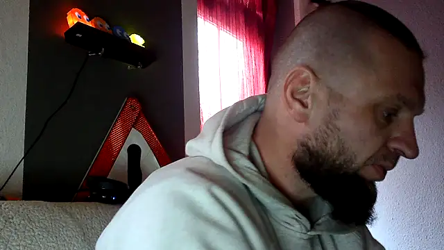 donhulio482 online show from March 1, 2025, 8:56 am