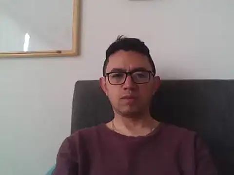 Snapshot of Diptongo chatting on December 30, 2024, 3:35 pm Diptongo online show from December 30, 2024, 3:35 pm