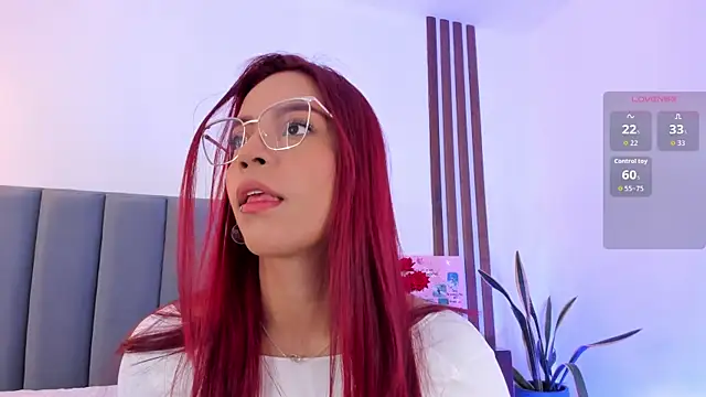 Scarlett Morgan  online show from November 18, 2025, 7:51 pm