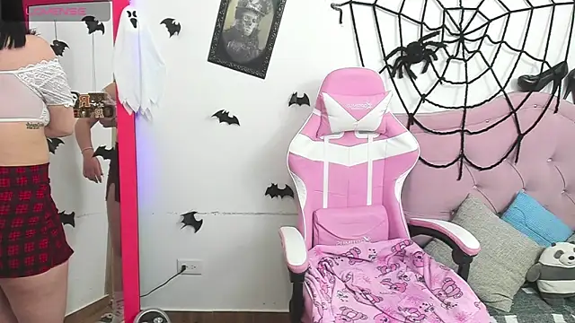 Snapshot of Katalina_novoa chatting on November 1, 2025, 2:46 am Katalina novoa online show from November 1, 2025, 2:46 am