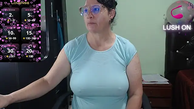 Snapshot of hairyglad69 chatting on March 13, 2025, 8:11 pm hairyglad69 online show from March 13, 2025, 8:11 pm