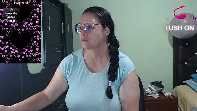 Snapshot of hairyglad69 chatting on October 18, 2025, 1:56 pm hairyglad69 online show from October 18, 2025, 1:56 pm