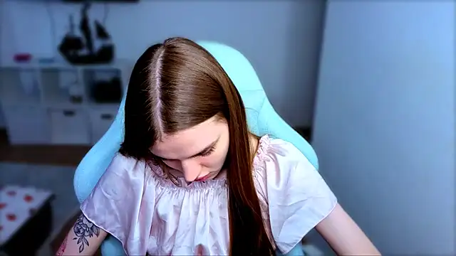 StellaLawless online show from November 1, 2025, 7:32 am