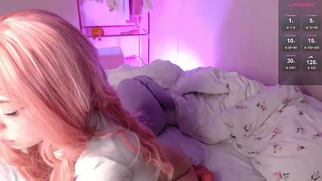 Snapshot of KatieMelone chatting on October 28, 2025, 12:03 am KatieMelone online show from October 28, 2025, 12:03 am