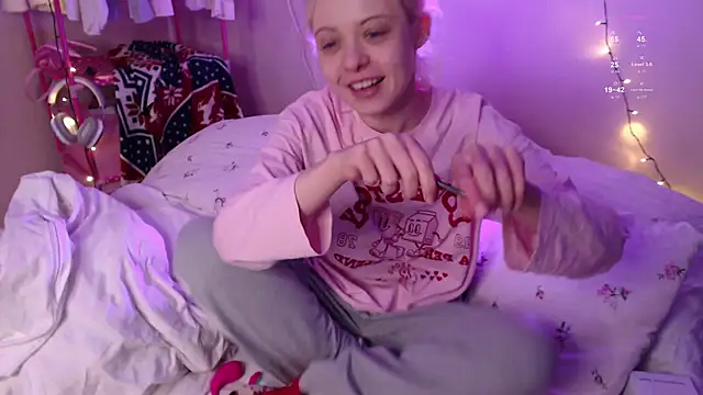 Snapshot of KatieMelone chatting on January 18, 2026, 7:06 pm KatieMelone online show from January 18, 2026, 7:06 pm