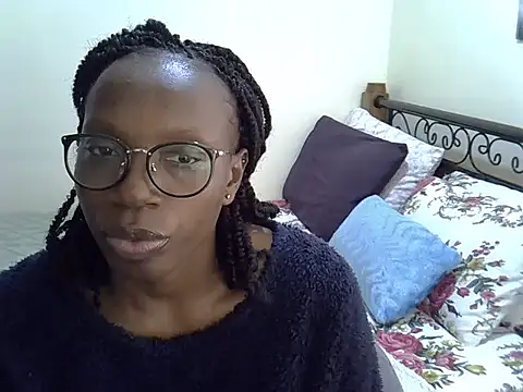 Snapshot of Sweet_Bear chatting on September 11, 2025, 3:12 pm Sweet Bear online show from September 11, 2025, 3:12 pm