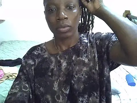 Snapshot of Sweet_Bear chatting on December 1, 2025, 4:56 pm Sweet Bear online show from December 1, 2025, 4:56 pm