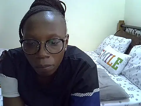 Snapshot of Sweet_Bear chatting on December 19, 2025, 3:41 pm Sweet Bear online show from December 19, 2025, 3:41 pm