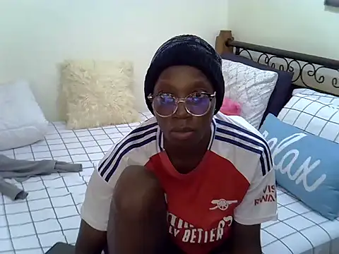 Snapshot of Sweet_Bear chatting on March 1, 2026, 6:26 am Sweet Bear online show from March 1, 2026, 6:26 am