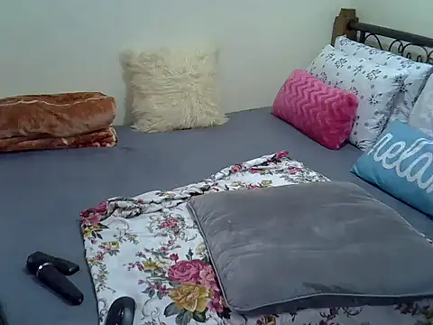 Snapshot of Sweet_Bear chatting on March 27, 2026, 5:57 am Sweet Bear online show from March 27, 2026, 5:57 am