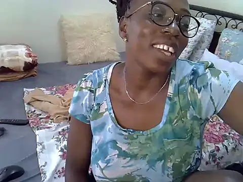 Snapshot of Sweet_Bear chatting on April 10, 2026, 10:20 am Sweet Bear online show from April 10, 2026, 10:20 am