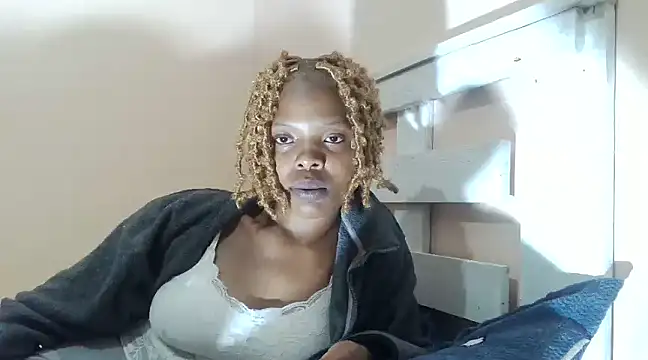 Snapshot of tropicalesen chatting on January 9, 2025, 6:15 pm tropicalesen online show from January 9, 2025, 6:15 pm