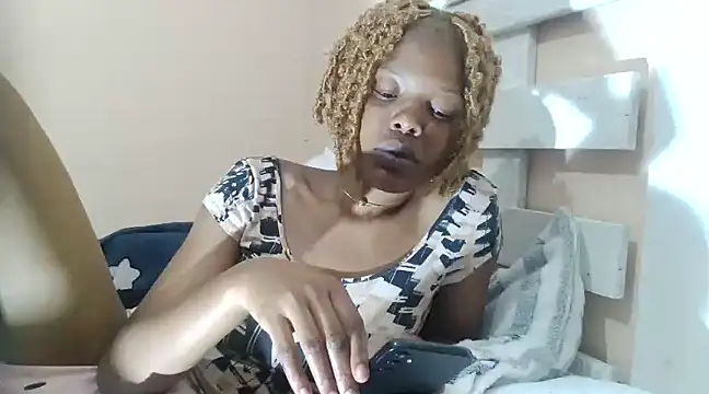 Snapshot of tropicalesen chatting on January 10, 2025, 8:15 pm tropicalesen online show from January 10, 2025, 8:15 pm