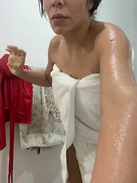 valecruz903 online show from February 22, 2025, 12:27 am